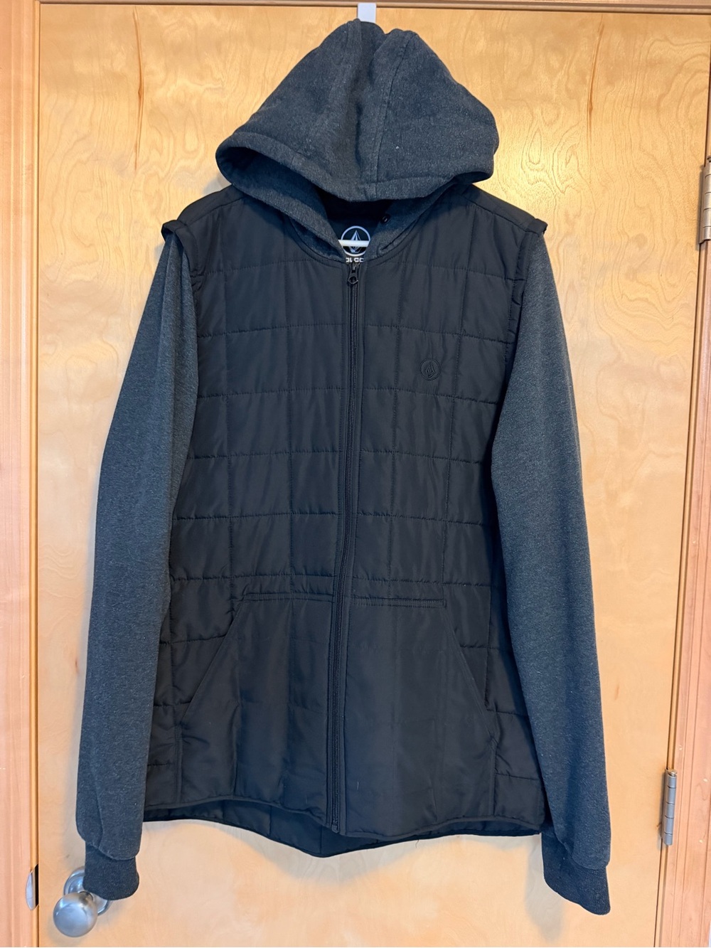 Volcom Men's Black Quilted Hooded Jacket with Heathered Gray Sleeves